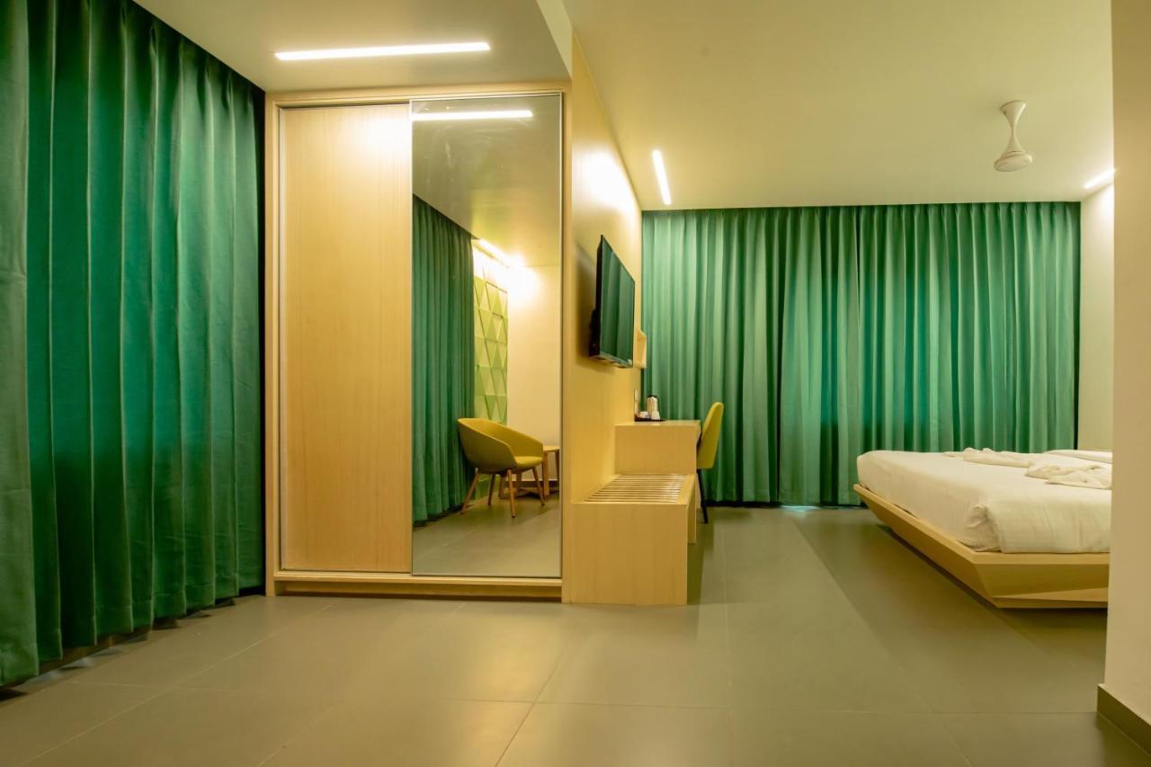 Rathna Residency - Near Us Consulate Hotel Madras Buitenkant foto