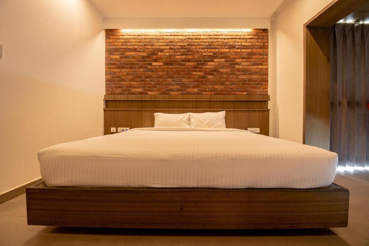 Rathna Residency - Near Us Consulate Hotel Madras Buitenkant foto