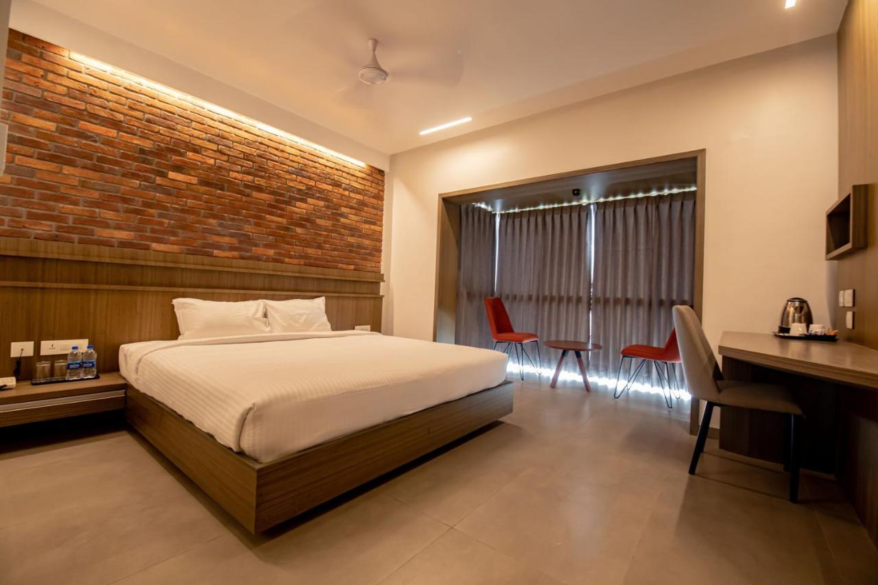 Rathna Residency - Near Us Consulate Hotel Madras Buitenkant foto