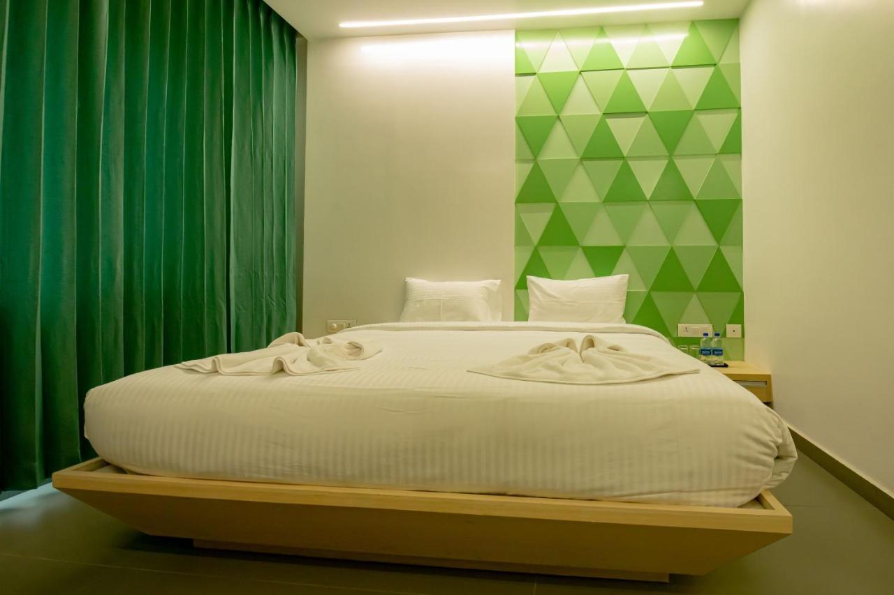 Rathna Residency - Near Us Consulate Hotel Madras Buitenkant foto