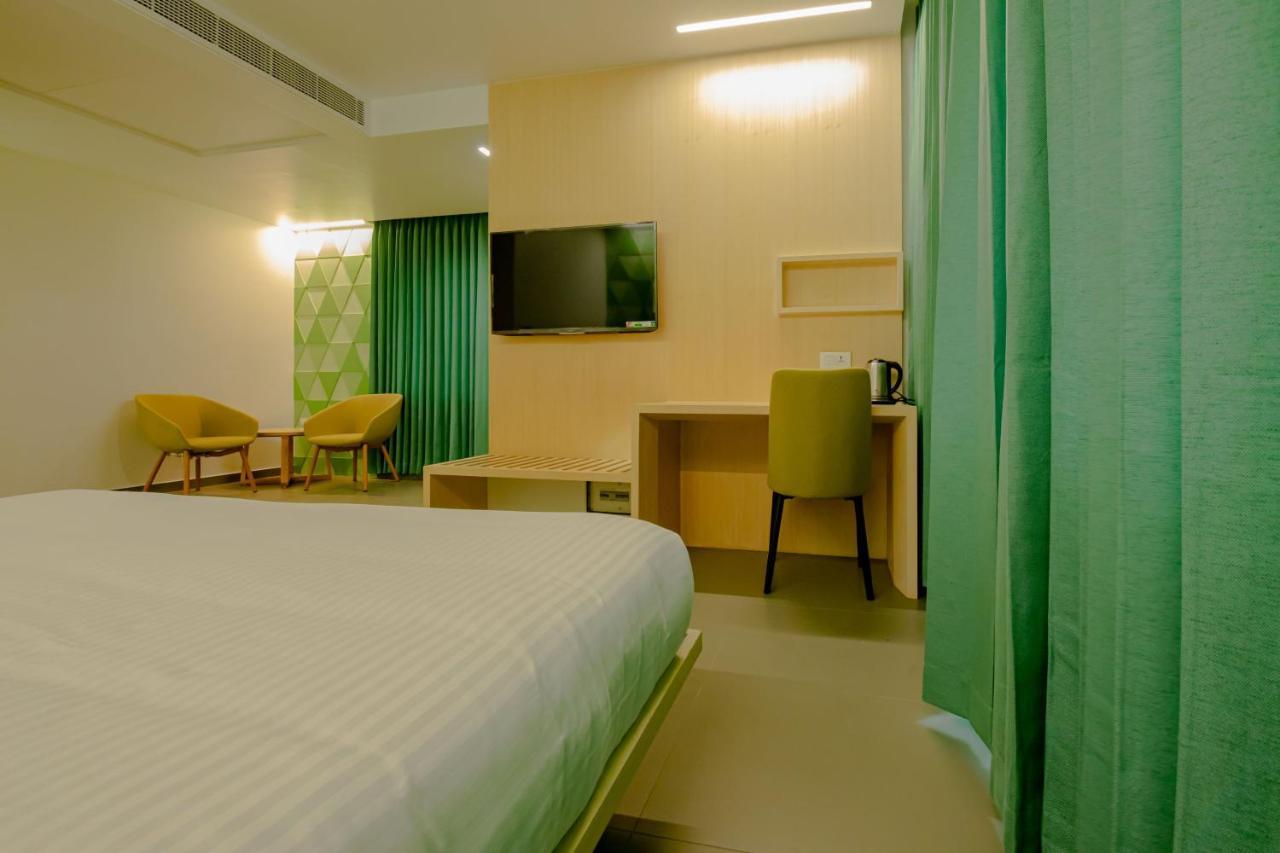 Rathna Residency - Near Us Consulate Hotel Madras Buitenkant foto