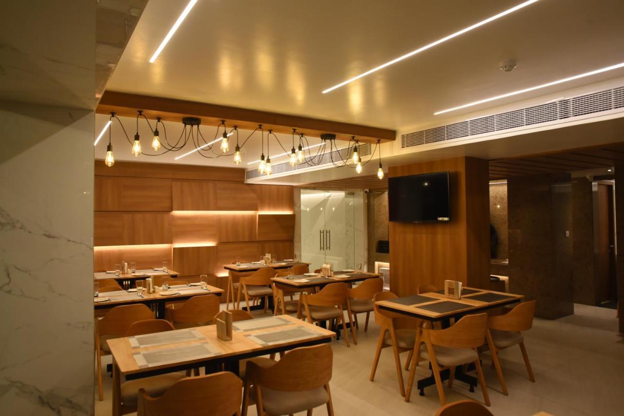 Rathna Residency - Near Us Consulate Hotel Madras Buitenkant foto