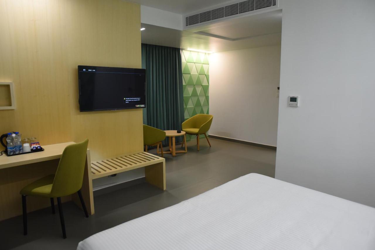 Rathna Residency - Near Us Consulate Hotel Madras Buitenkant foto