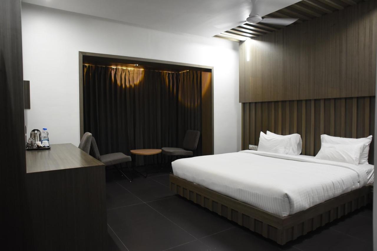 Rathna Residency - Near Us Consulate Hotel Madras Buitenkant foto