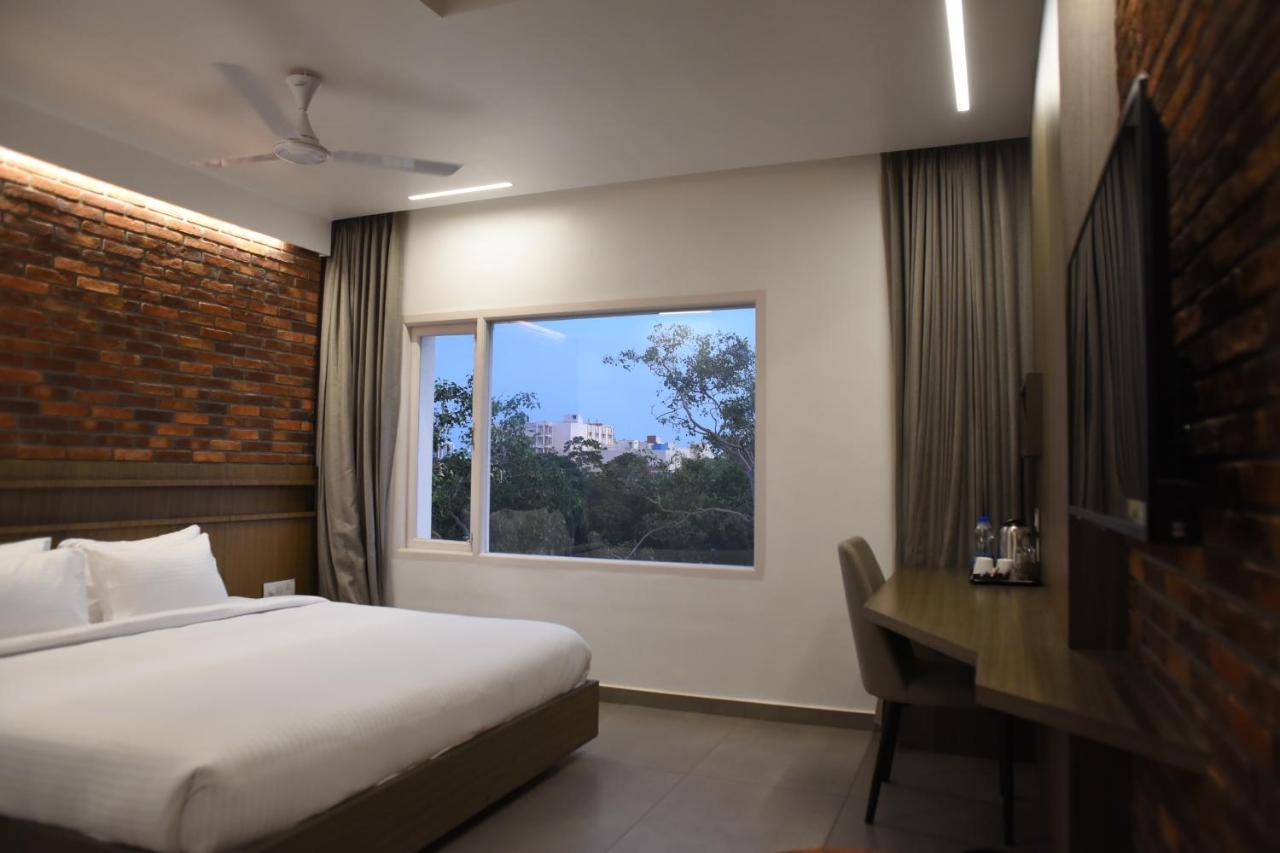 Rathna Residency - Near Us Consulate Hotel Madras Buitenkant foto
