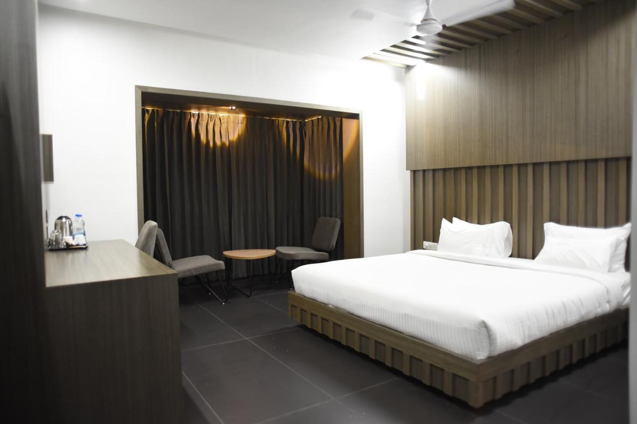 Rathna Residency - Near Us Consulate Hotel Madras Buitenkant foto